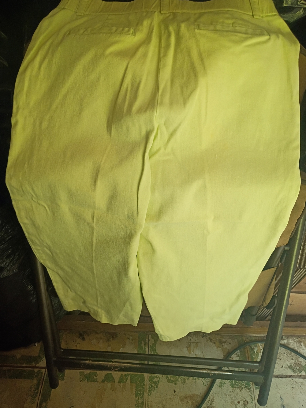 Briggs New York Neon Yellow Capris